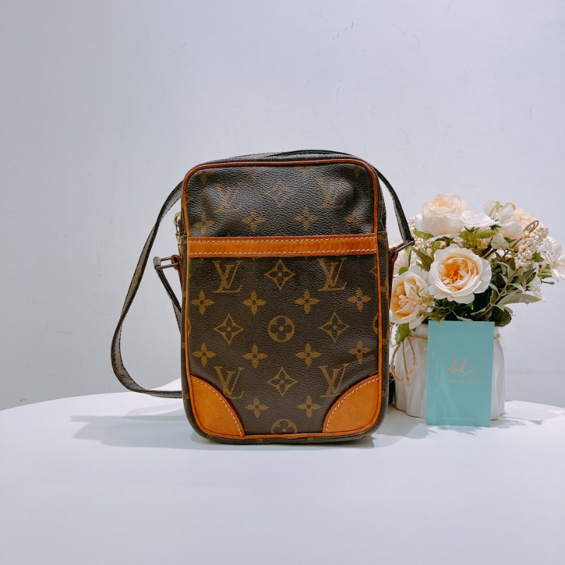 TW4576 Louis Vuitton 路易威登 經典Logo 復古 肩背包 Vintage Monogram Dunoe Shoulder Bag-0