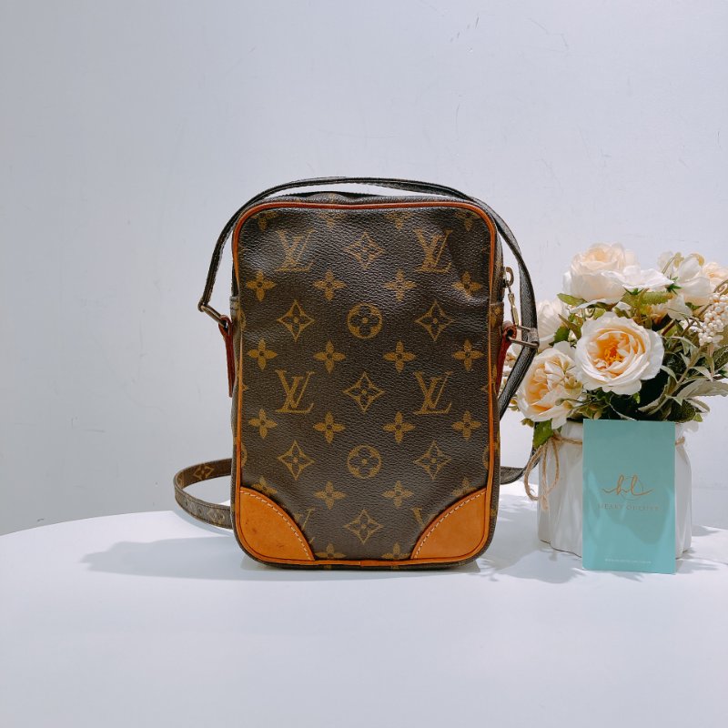 TW4576 Louis Vuitton 路易威登 經典Logo 復古 肩背包 Vintage Monogram Dunoe Shoulder Bag-1