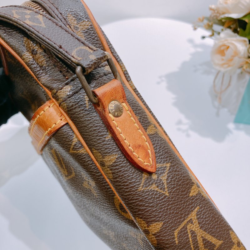 TW4576 Louis Vuitton 路易威登 經典Logo 復古 肩背包 Vintage Monogram Dunoe Shoulder Bag-11