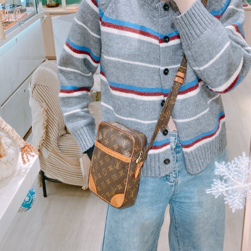 TW4576 Louis Vuitton 路易威登 經典Logo 復古 肩背包 Vintage Monogram Dunoe Shoulder Bag-17