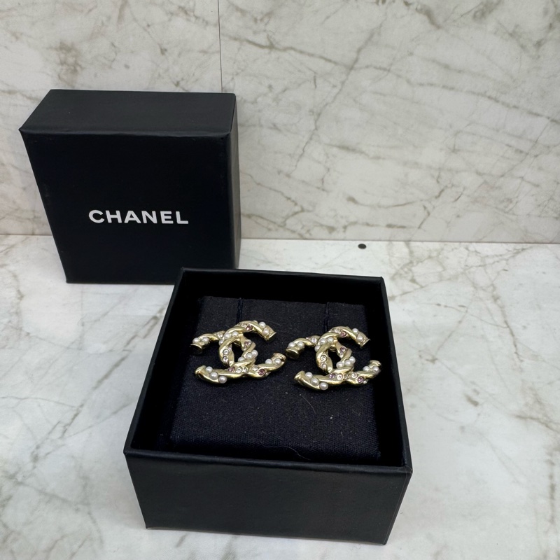 CHANEL金色麻花捲珍珠水鑽耳環-0