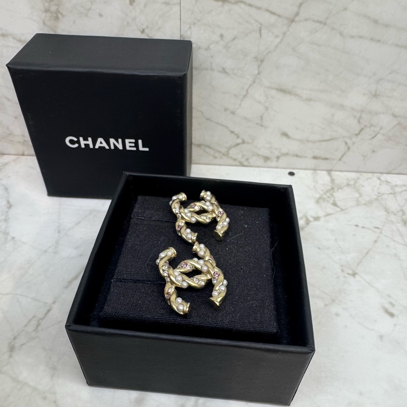 CHANEL金色麻花捲珍珠水鑽耳環-3