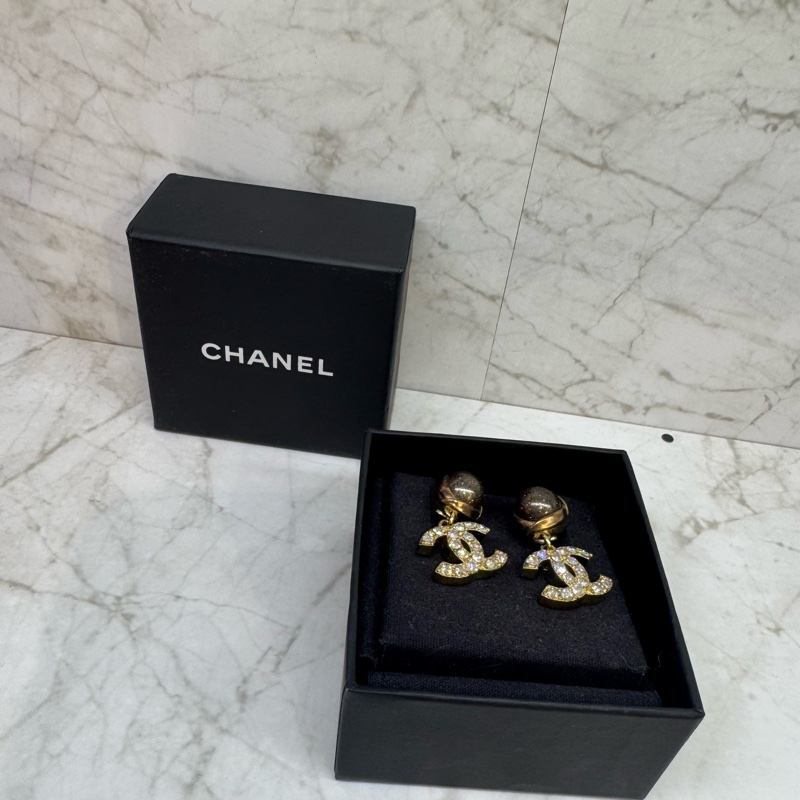 CHANEL 炫彩石小雙C耳環-4
