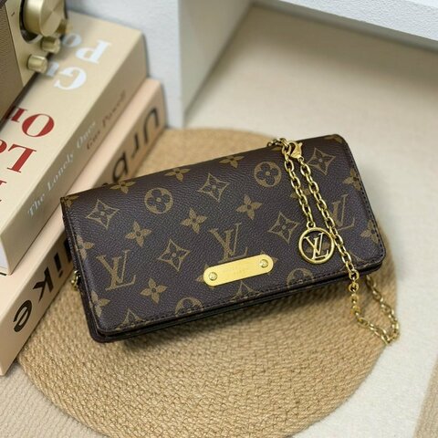 (大全配、台灣購證)🏷LV．Lily woc  M82509