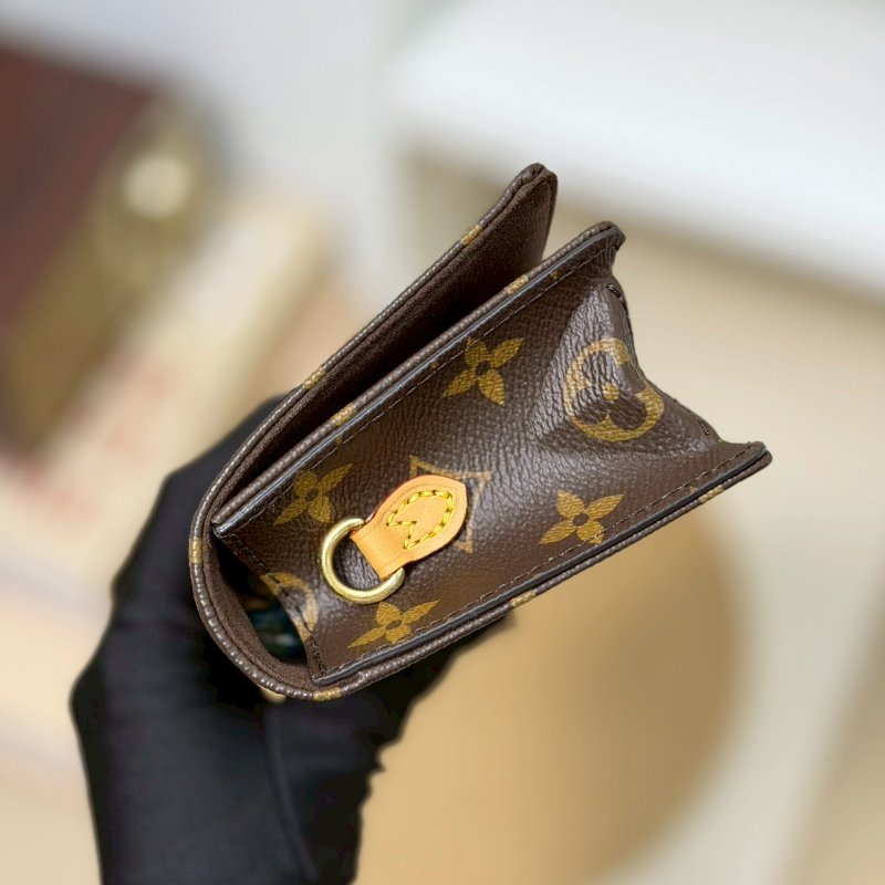 (大全配、台灣購證)🏷LV.Lily woc M82509-2