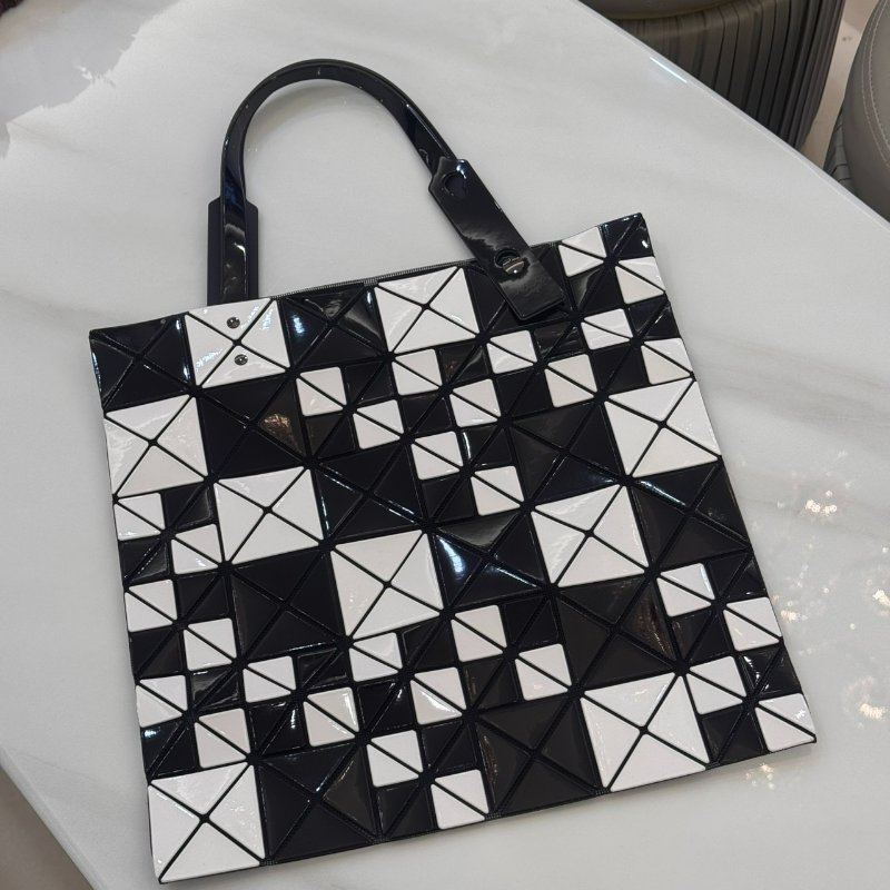 *SHIHNA名牌精品*BAOBAO ISSEY MIYAKE 三宅一生 6x6亮面手提包-5