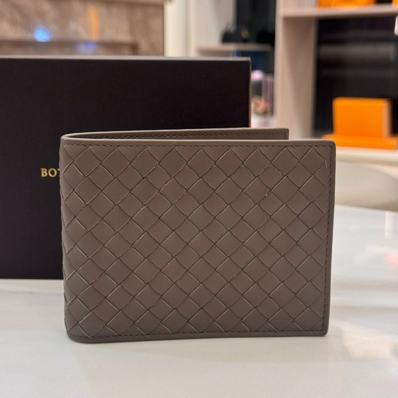 *SHIHNA名牌精品* BOTTEGA VENETA 咖色編織小牛皮短夾-0