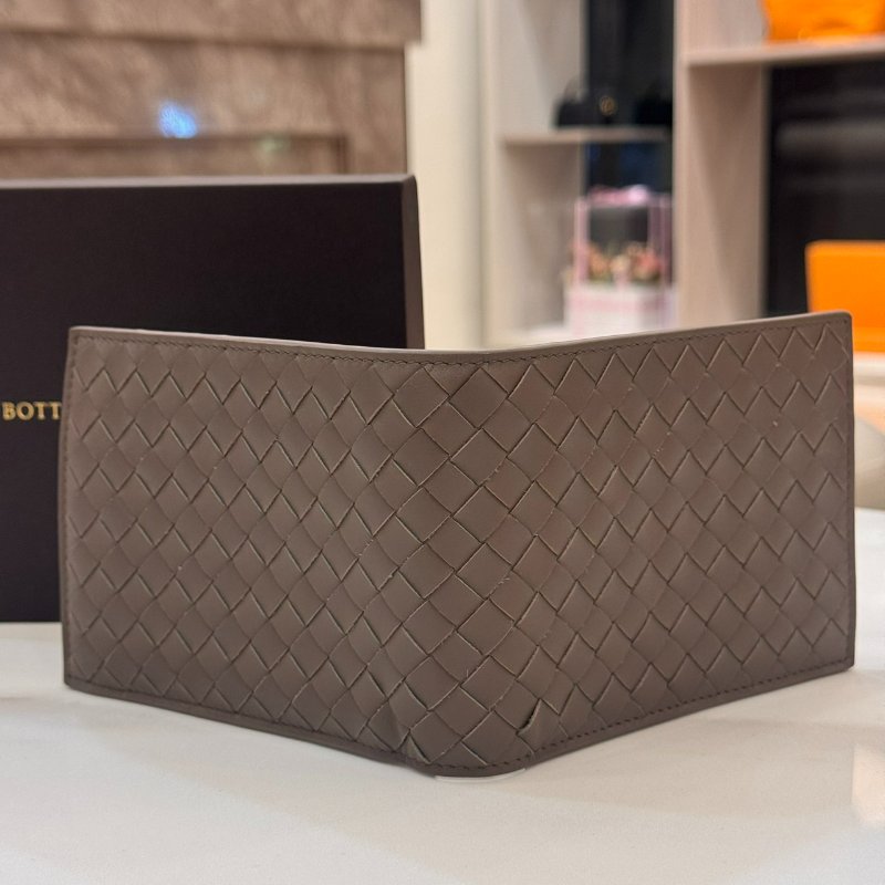 *SHIHNA名牌精品* BOTTEGA VENETA 咖色編織小牛皮短夾-6