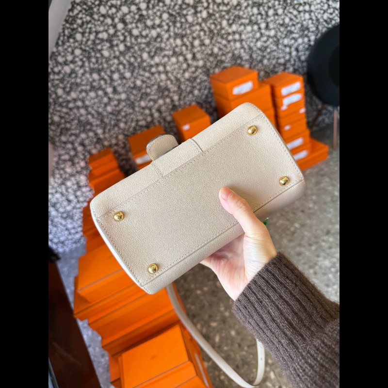 Delvaux mini brilliant
德爾沃 奶茶金扣mini-3