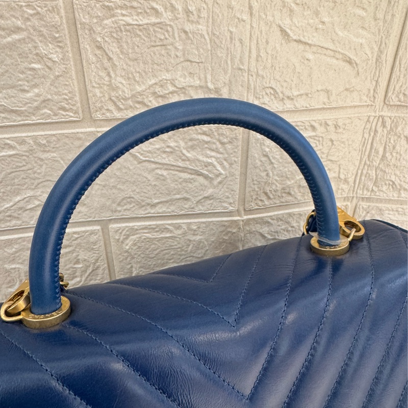 chanel藍色山形紋金雙C handle-12