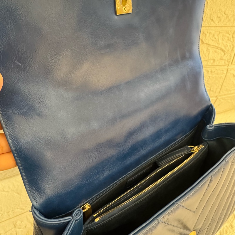 chanel藍色山形紋金雙C handle-19