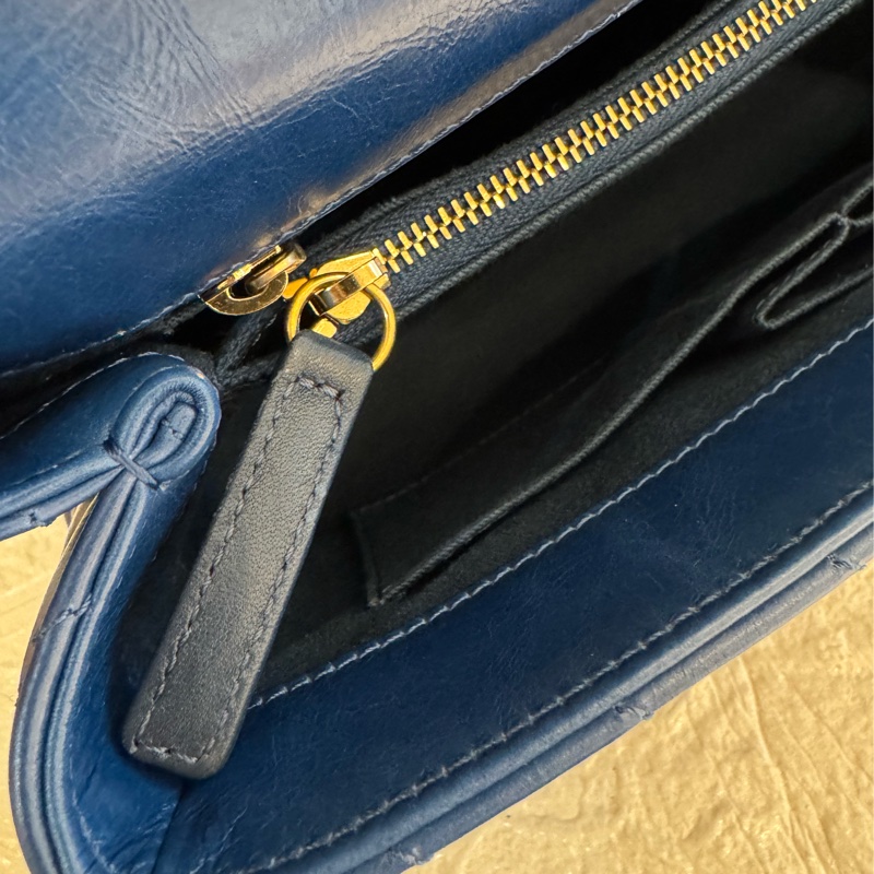 chanel藍色山形紋金雙C handle-24