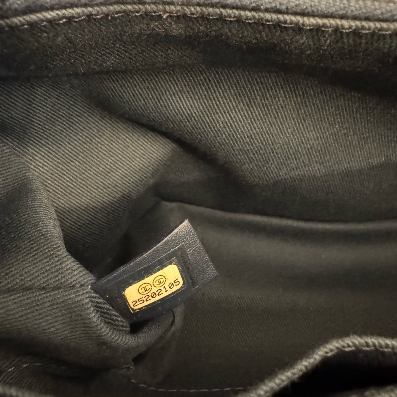 chanel藍色山形紋金雙C handle-29