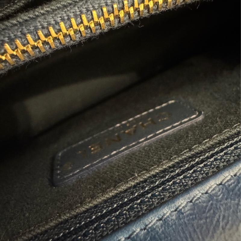 chanel藍色山形紋金雙C handle-33