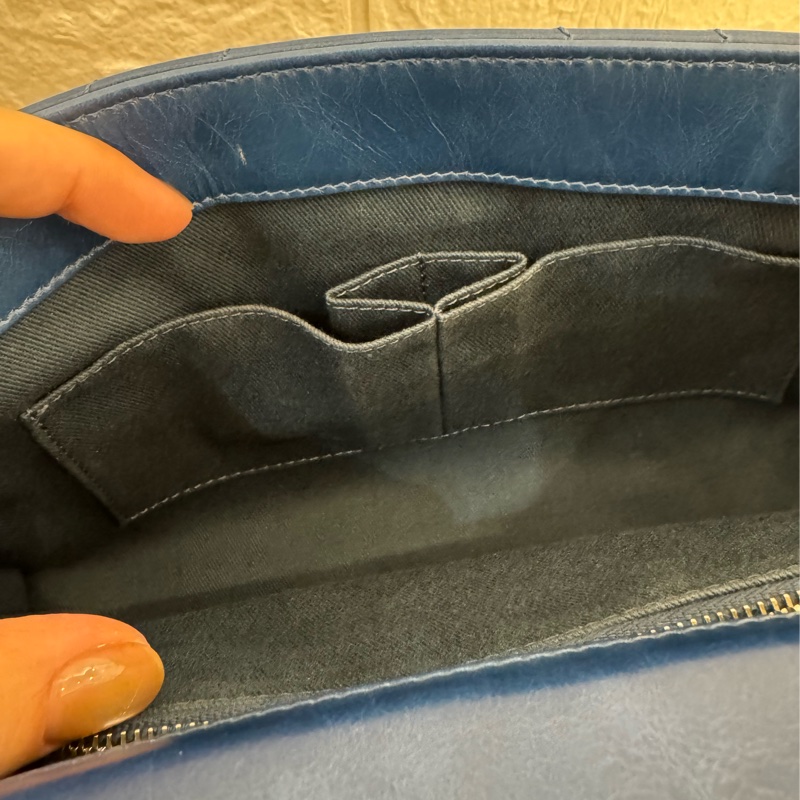 chanel藍色山形紋金雙C handle-34