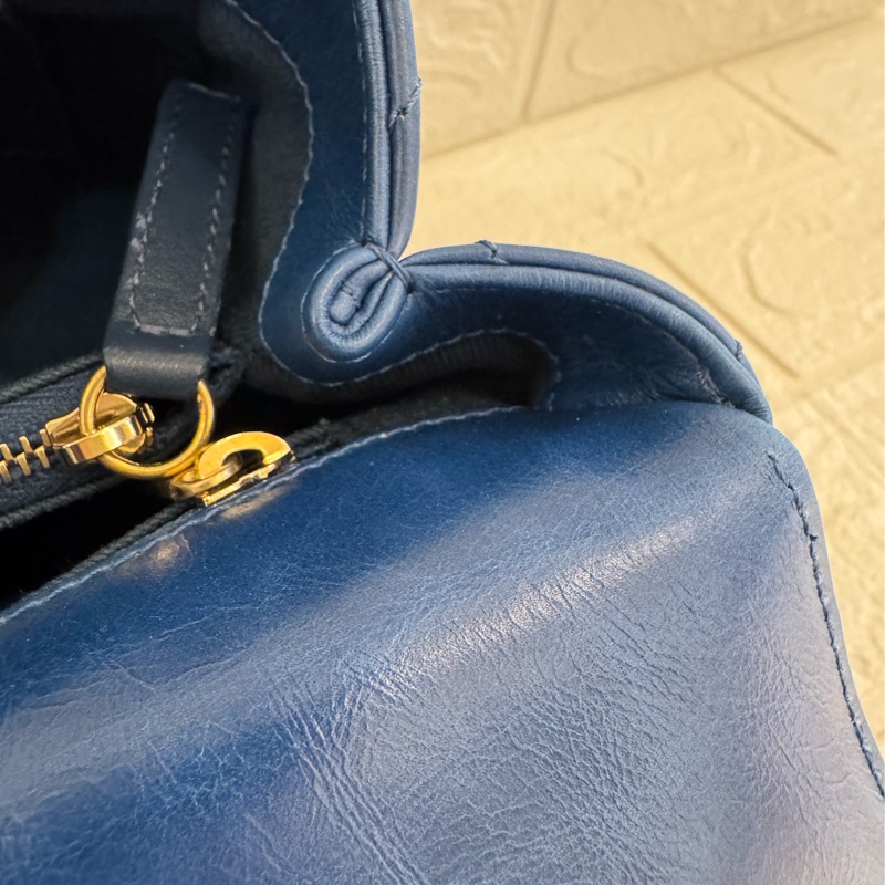 chanel藍色山形紋金雙C handle-35