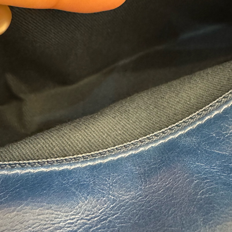 chanel藍色山形紋金雙C handle-37