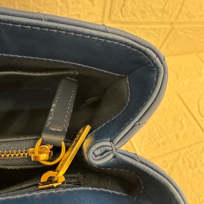 chanel藍色山形紋金雙C handle-41