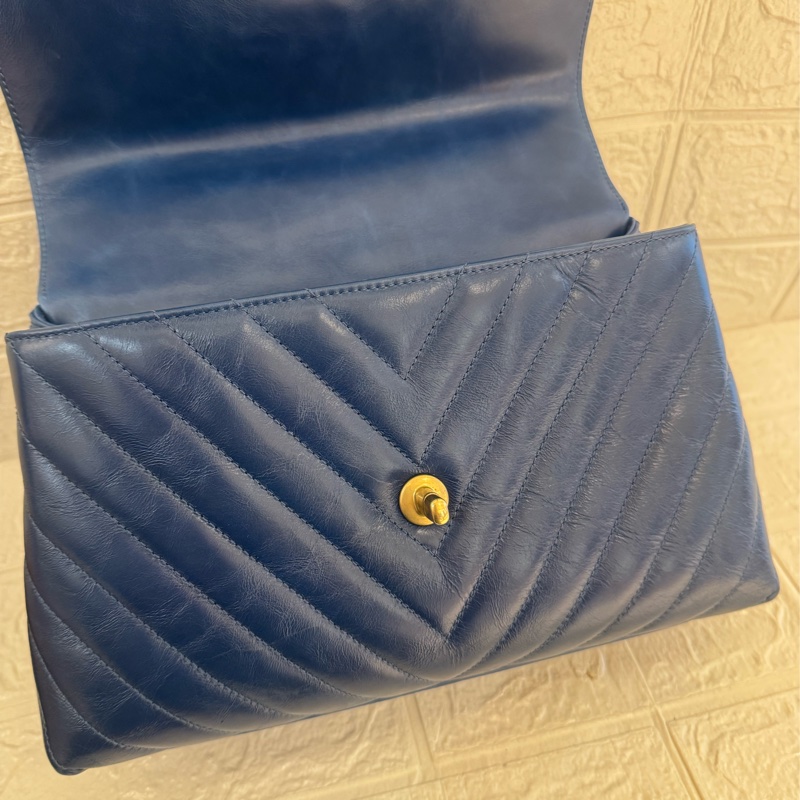 chanel藍色山形紋金雙C handle-42