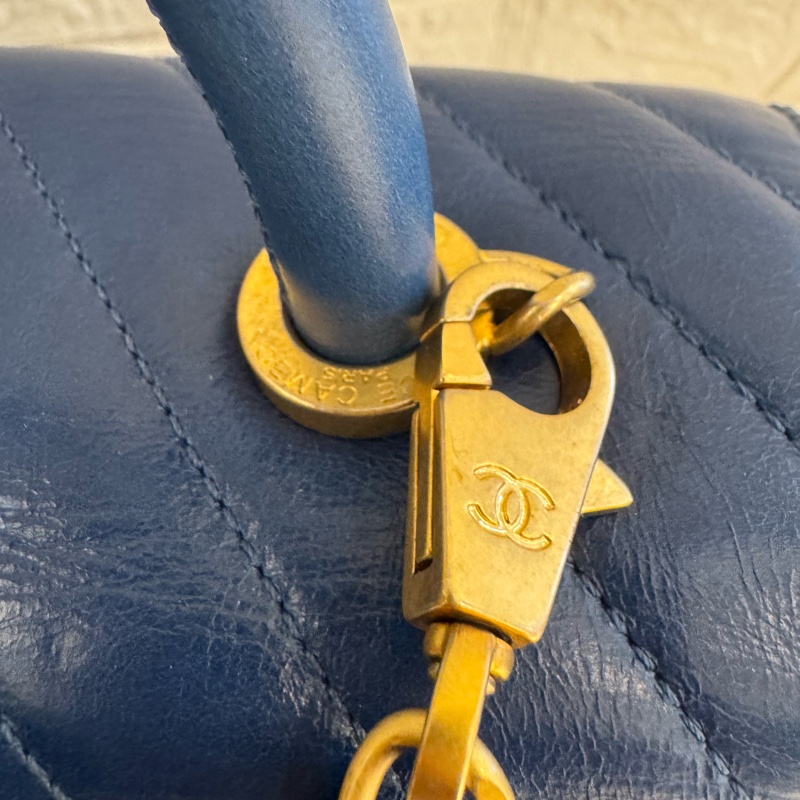 chanel藍色山形紋金雙C handle-46