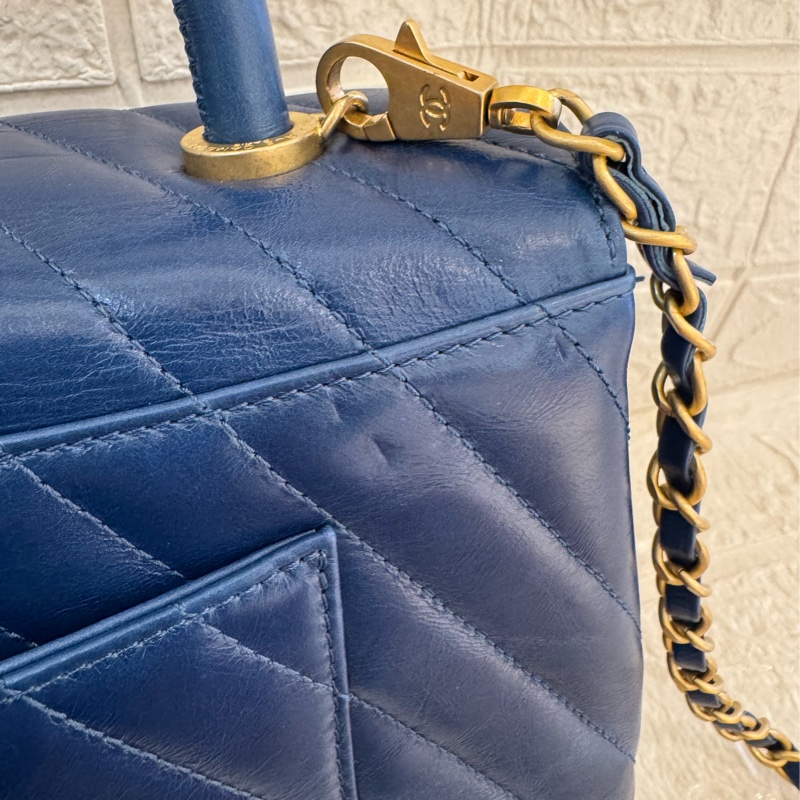 chanel藍色山形紋金雙C handle-51