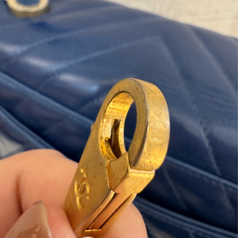 chanel藍色山形紋金雙C handle-56