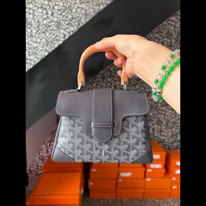 Goyard saigon mini
大象灰-0