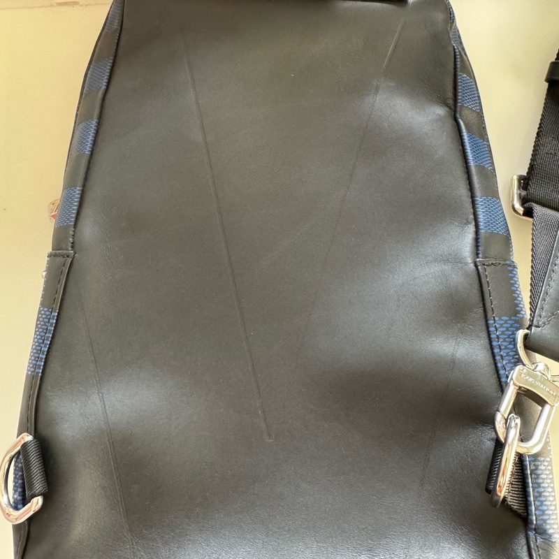 正品 LV N50024 藍棋盤胸前包 狀況極新 只背一次-4