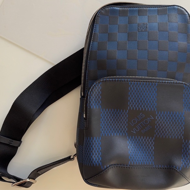 正品 LV N50024 藍棋盤胸前包 狀況極新 只背一次-5