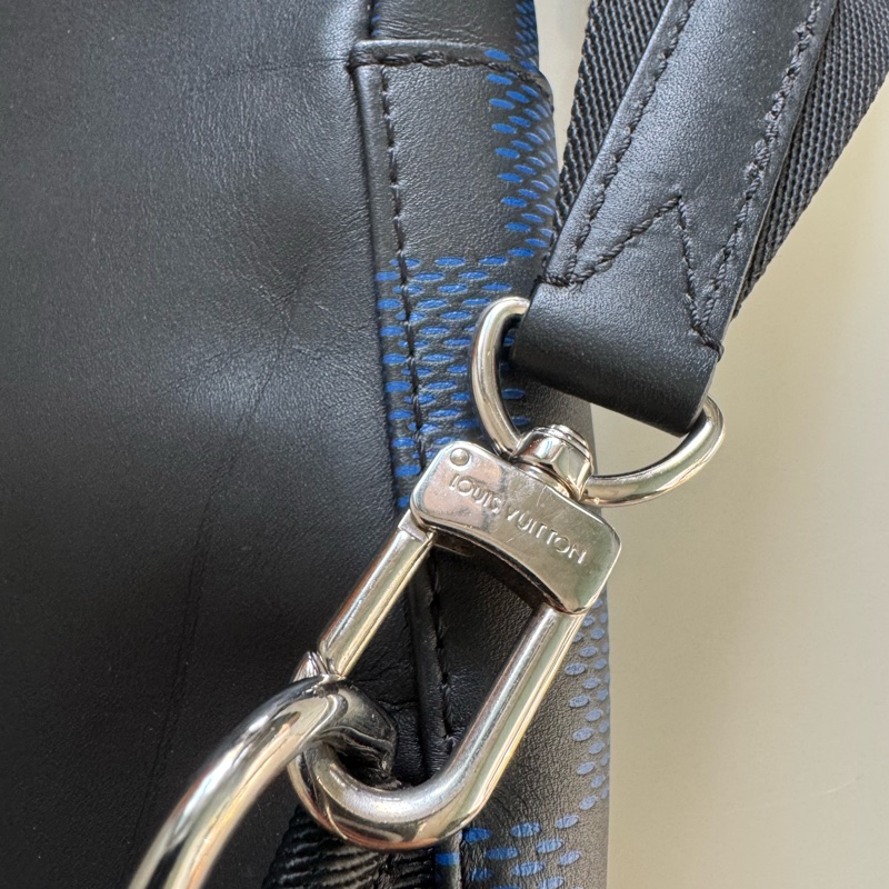 正品 LV N50024 藍棋盤胸前包 狀況極新 只背一次-14