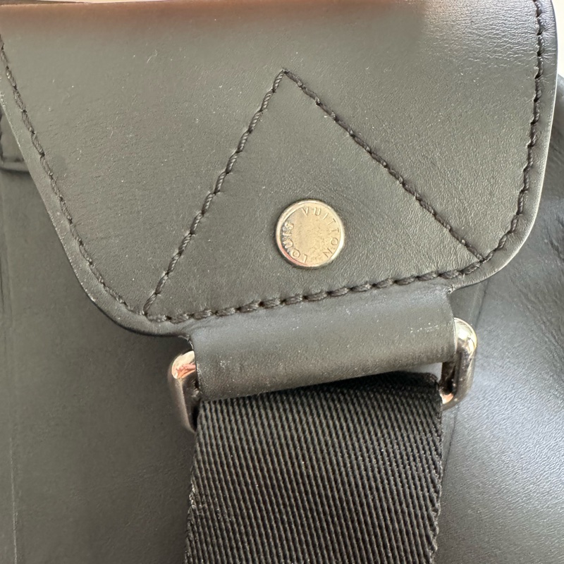 正品 LV N50024 藍棋盤胸前包 狀況極新 只背一次-15