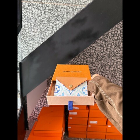 Lv Monogram Flower Tile
Lv卡包 扑克牌新色