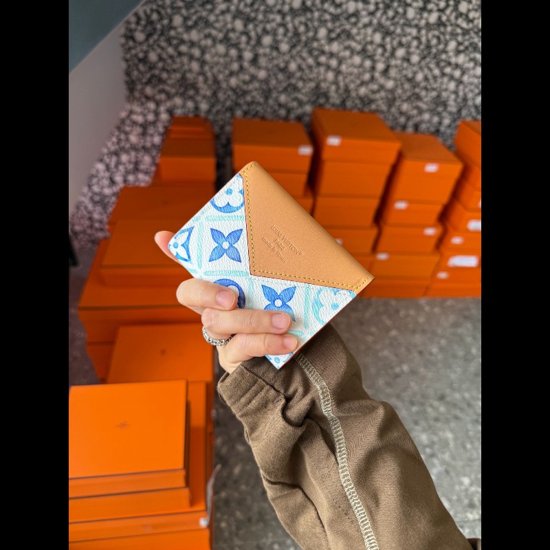 Lv Monogram Flower Tile
Lv卡包 扑克牌新色-2