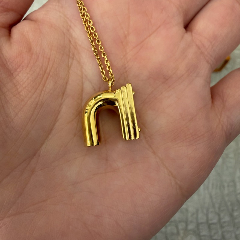 LV 金色LVme系列n字項鍊M61069-2