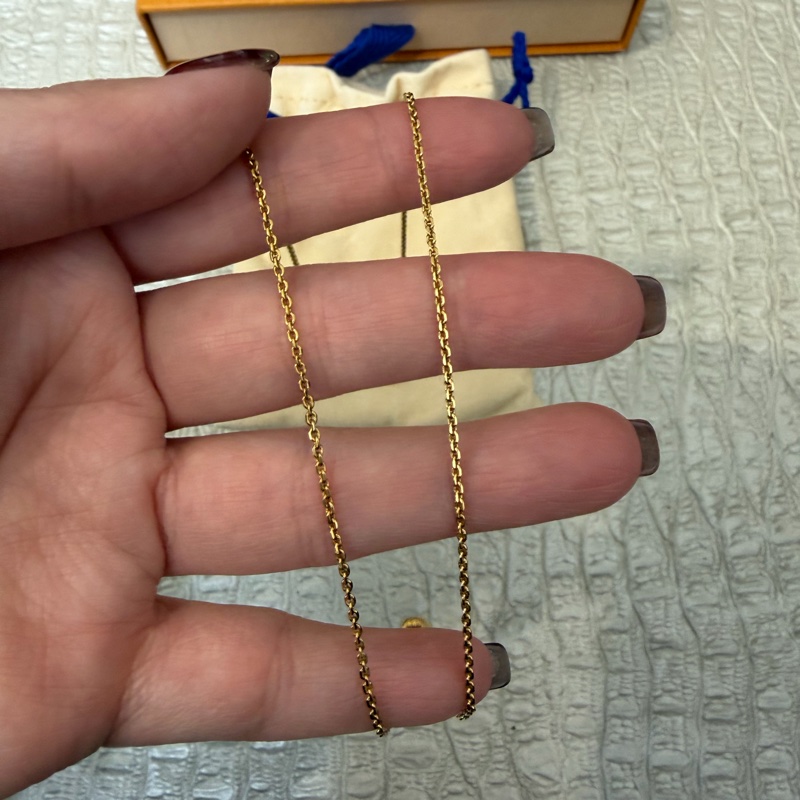 LV 金色LVme系列n字項鍊M61069-4