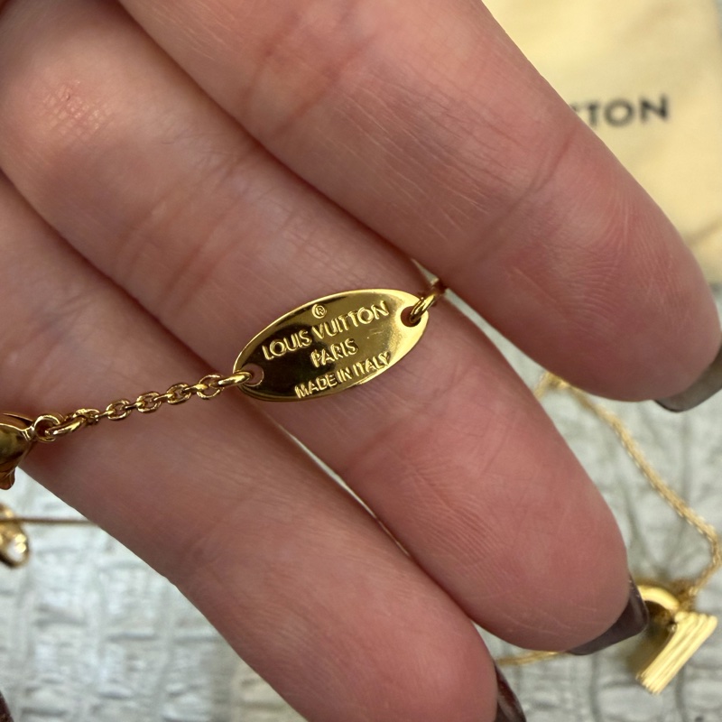 LV 金色LVme系列n字項鍊M61069-6