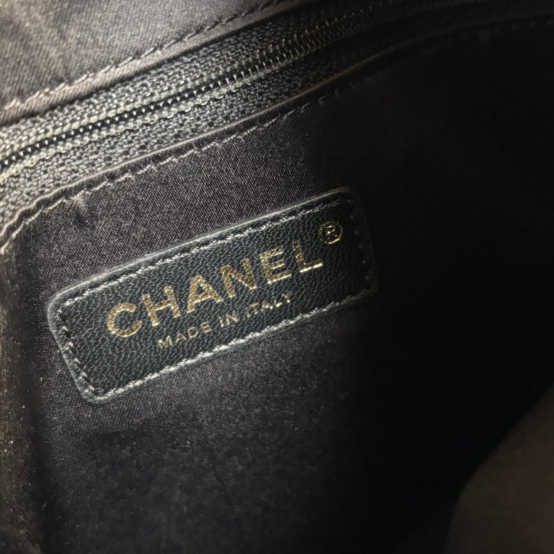 收藏品割愛秋冬款♡ ::CHANEL:: Curly Fur Flap Bag經典雙C 黑色毛料肩背包-13