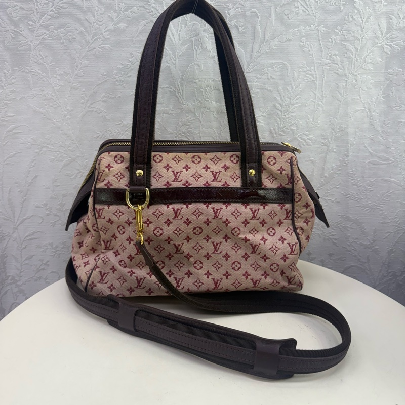 Louis Vuitton Handbag-0