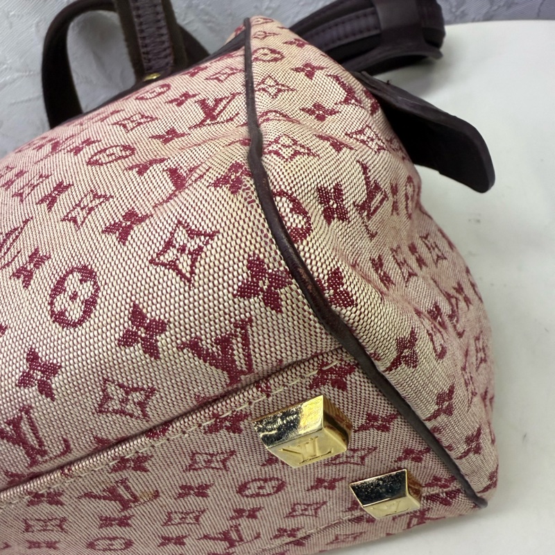 Louis Vuitton Handbag-13