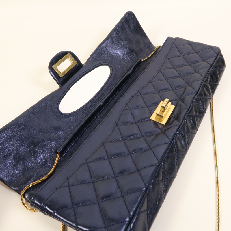 CHANEL 皮革2.55金扣鏈帶肩背袋-4