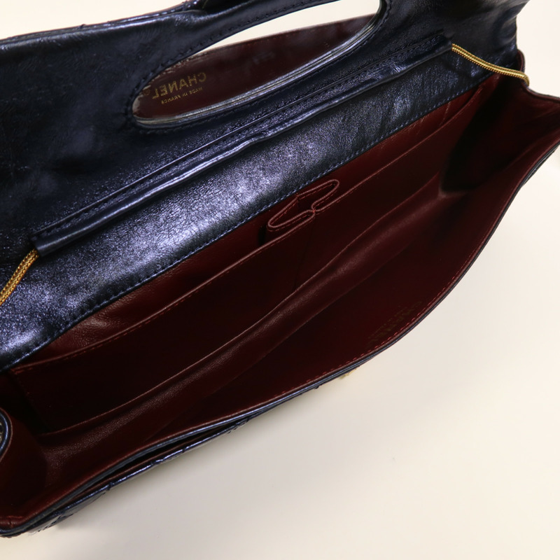 CHANEL 皮革2.55金扣鏈帶肩背袋-5