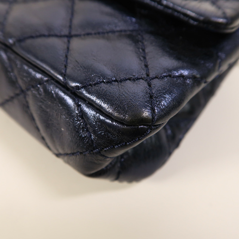 CHANEL 皮革2.55金扣鏈帶肩背袋-10