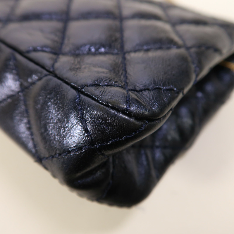 CHANEL 皮革2.55金扣鏈帶肩背袋-12