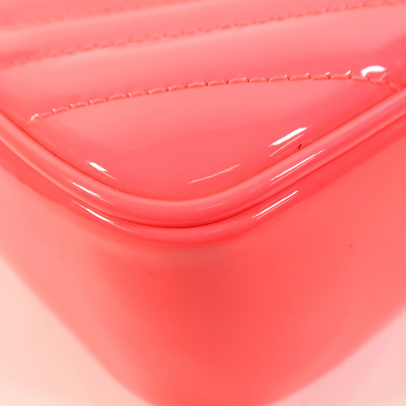 SAINT LAURENT 漆皮皮革Lou Camera Bag銀扣肩背袋-11