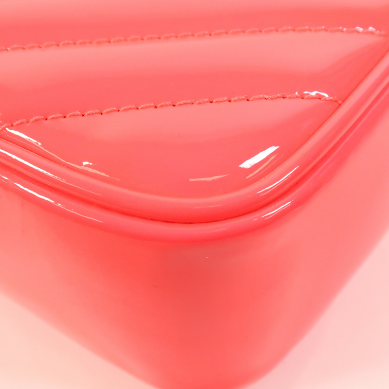 SAINT LAURENT 漆皮皮革Lou Camera Bag銀扣肩背袋-12