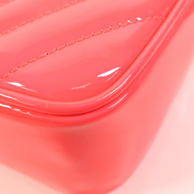 SAINT LAURENT 漆皮皮革Lou Camera Bag銀扣肩背袋-13