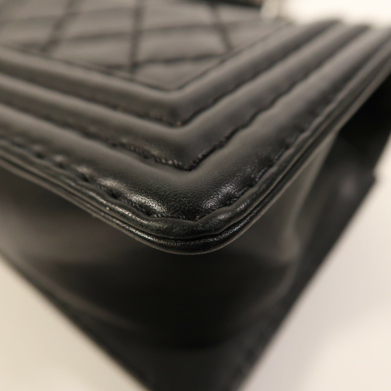 CHANEL 牛皮皮革Boy 20銀扣鏈帶肩背袋-11