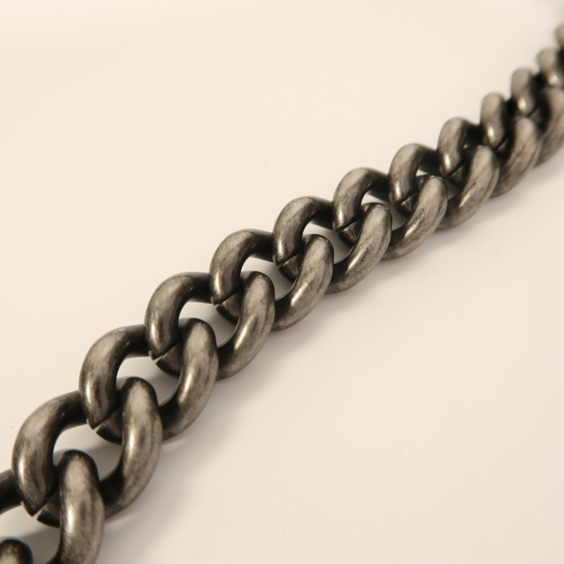 CHANEL 牛皮皮革Boy 20銀扣鏈帶肩背袋-14