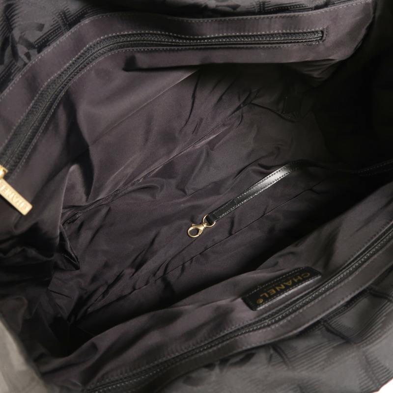 CHANEL 尼龍Shoulder Bag金扣肩背袋-4