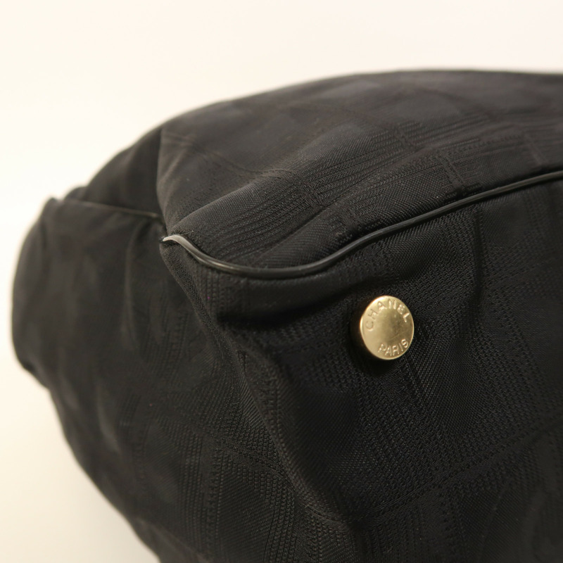 CHANEL 尼龍Shoulder Bag金扣肩背袋-10